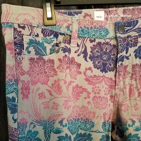 3/$35 Mossimo Floral Print Gray Skinny Jeans - Picture 3 of 11